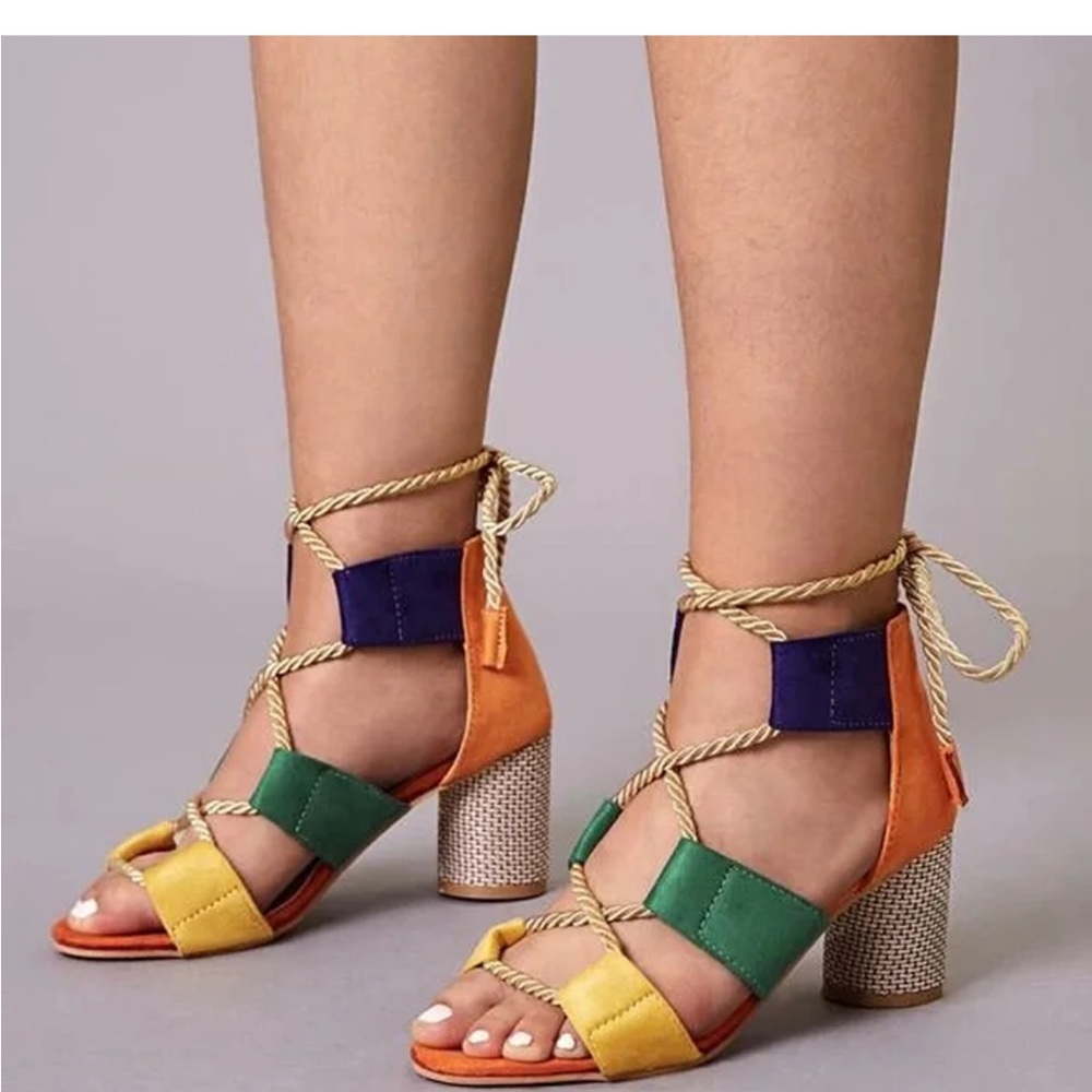 BRAND NEW chunk heel !
